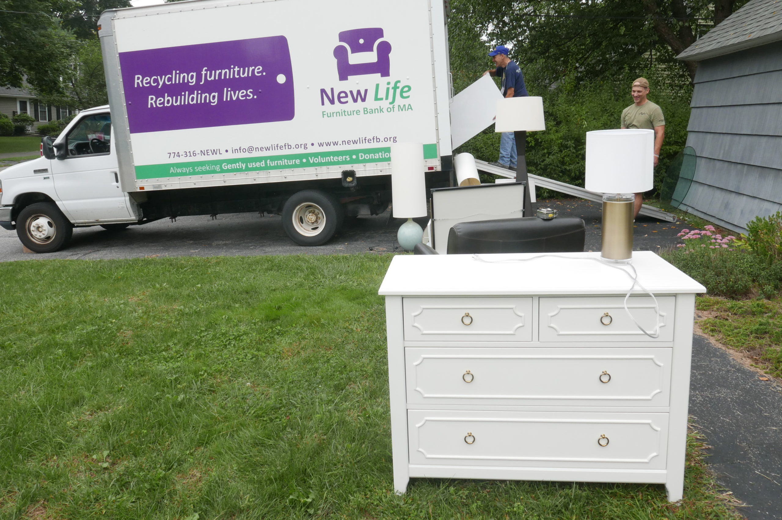 donate furniture pick up free boston